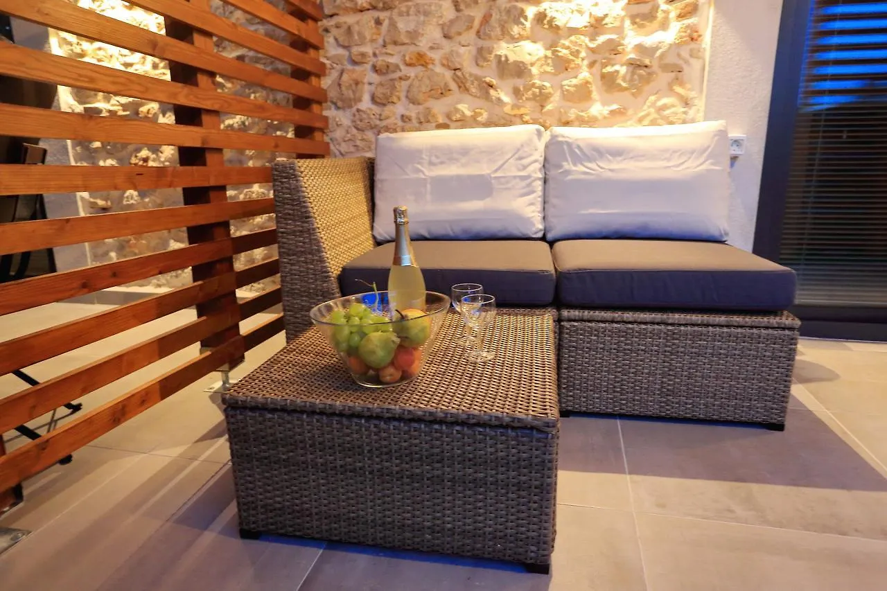 Apartman Guverna New City Accommodation