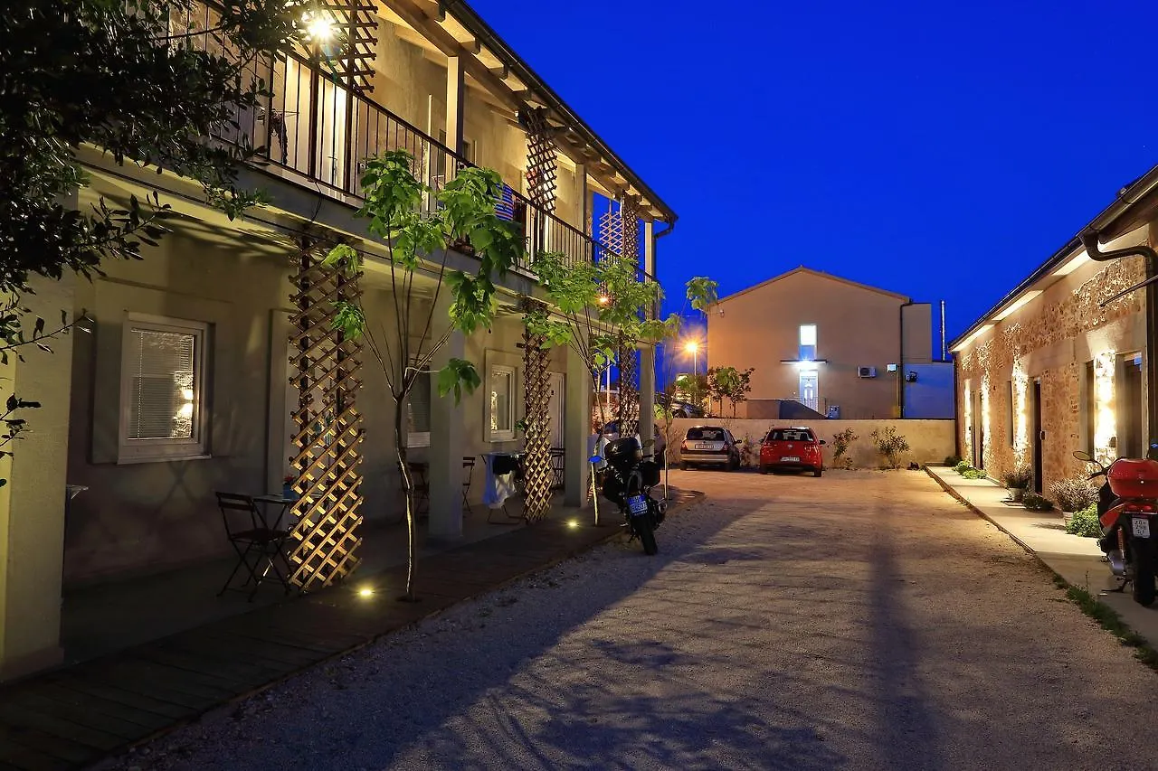 Guverna New City Accommodation Zadar Appartement